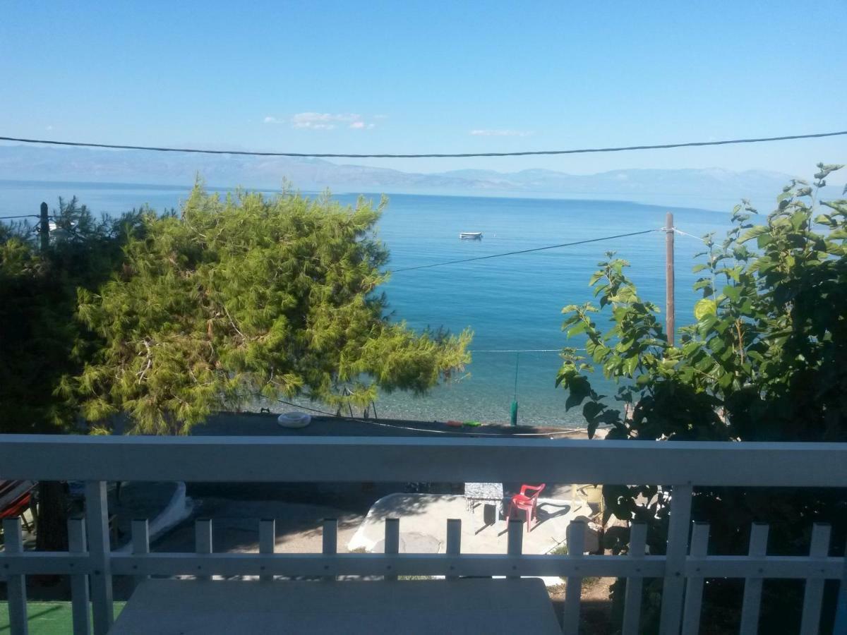 Balcony To Waves Appartement Aigeira Buitenkant foto